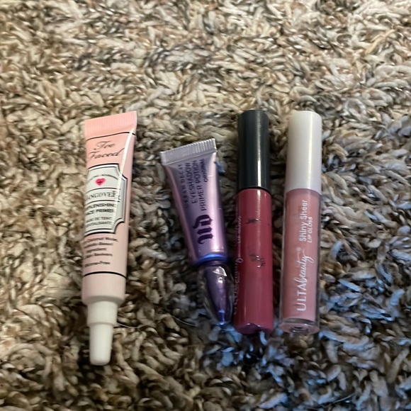 Small Makeup bundle - Picture 1 of 1